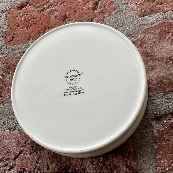 WEDGWOOD of ETRURIA & BARLASTON PETER RABBIT BOWL, Made In England, collectible - Picture 11 of 11